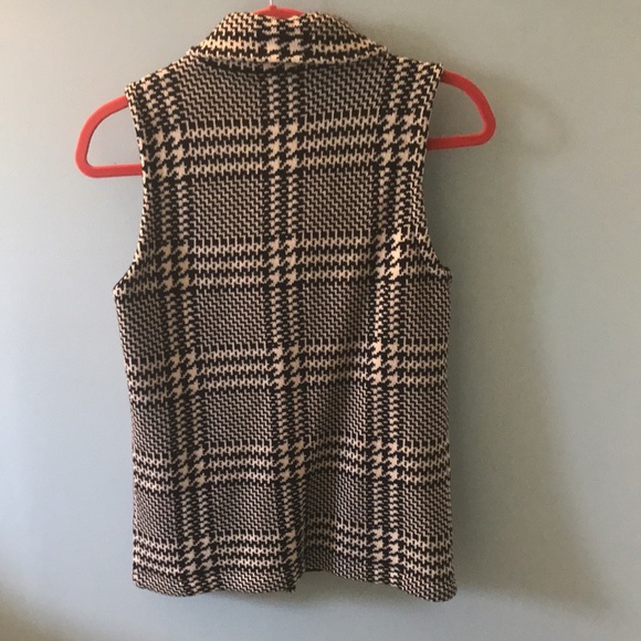 Best - Picture 4 of 4